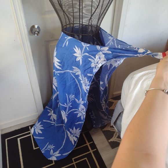 Tropical blue and white tropical palm leaf print wrap skirt one size fits all - Picture 10 of 13